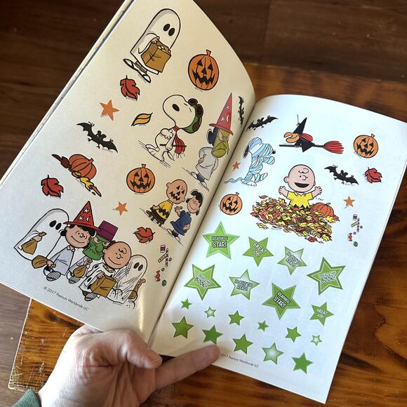 Peanuts Ready-To-Read Lvl 2 You Got A Rock Charlie Brown! Halloween Sticker Book - Picture 6 of 8